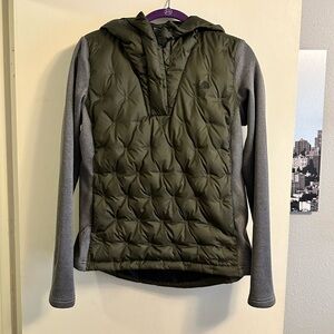 The North Face insulated hooded pullover 1/4 zip jacket